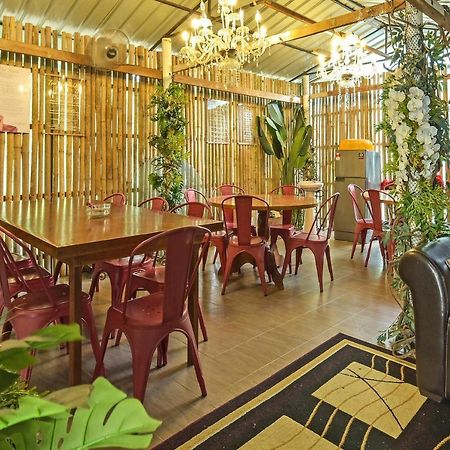 Oyo 90636 Teratak Zakiah Chalet 而连突 外观 照片