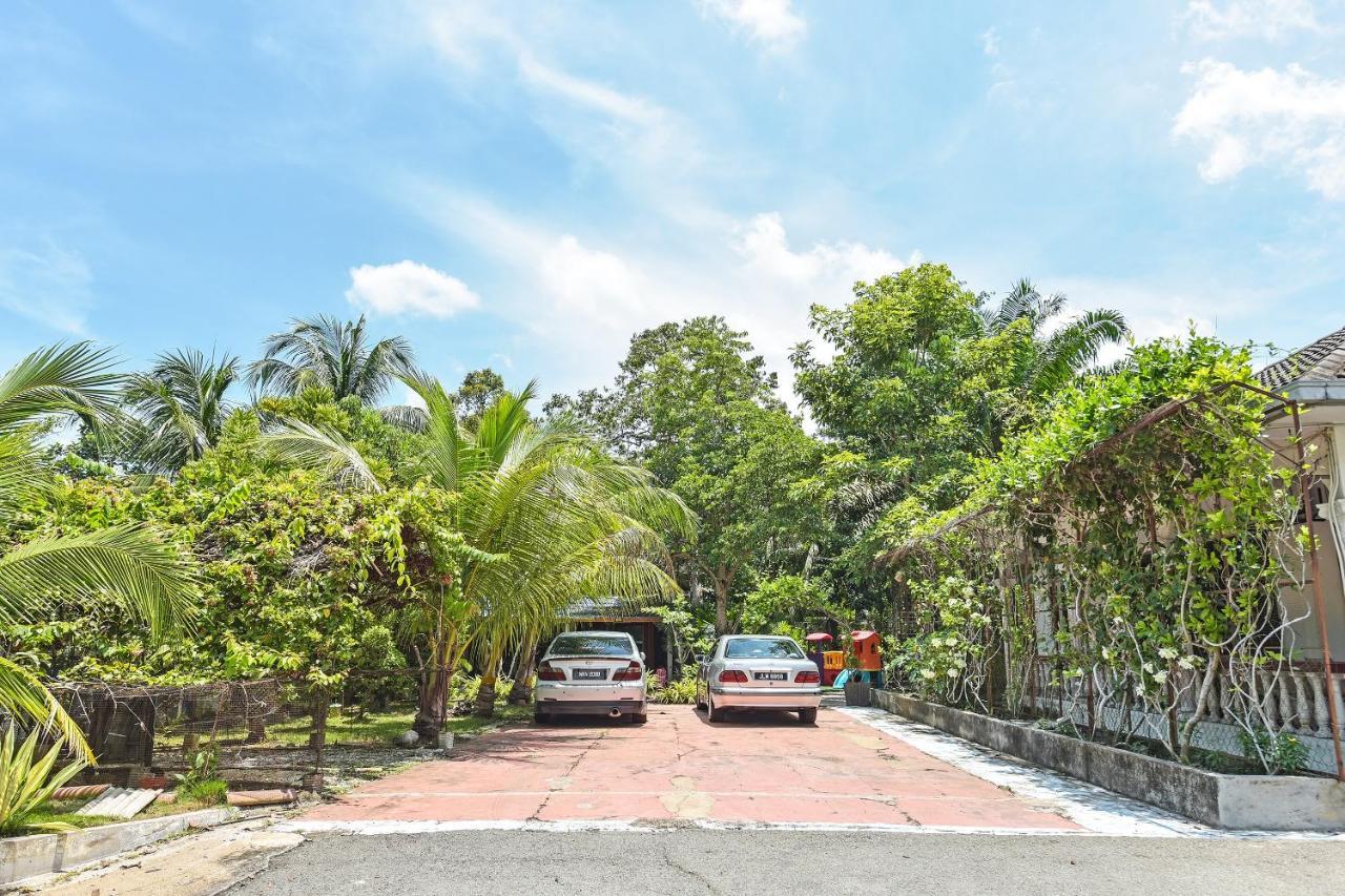 Oyo 90636 Teratak Zakiah Chalet 而连突 外观 照片