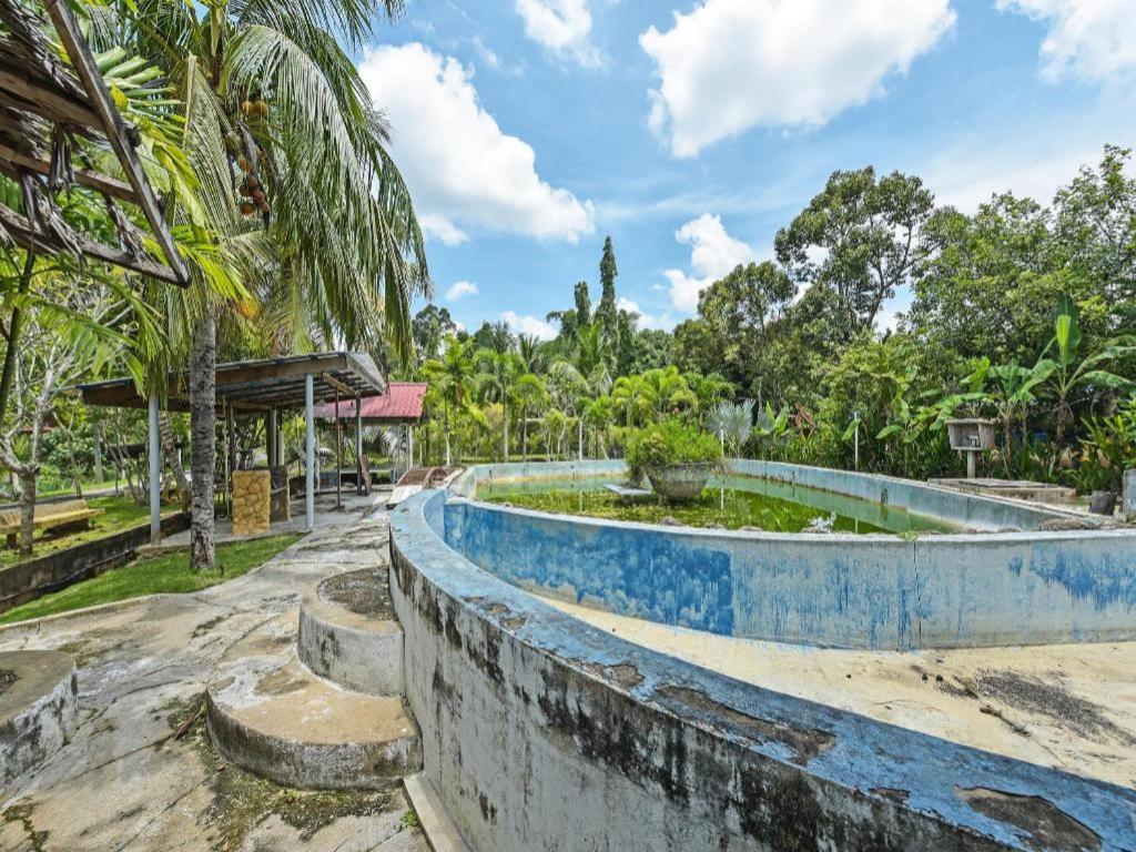 Oyo 90636 Teratak Zakiah Chalet 而连突 外观 照片