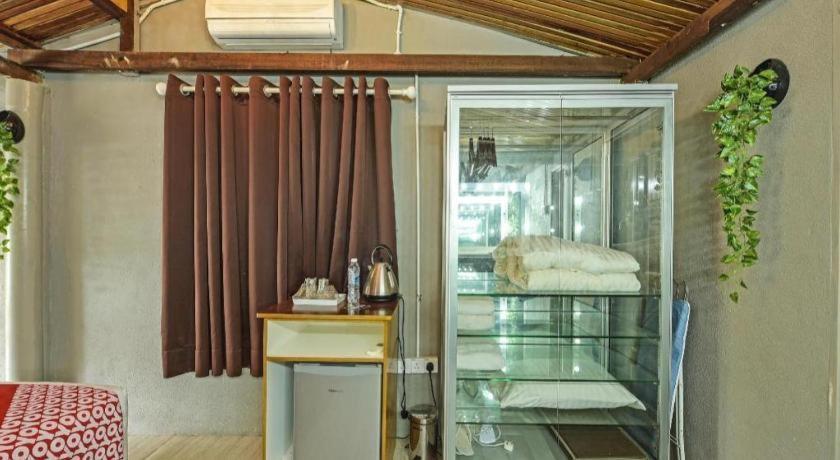 Oyo 90636 Teratak Zakiah Chalet 而连突 外观 照片